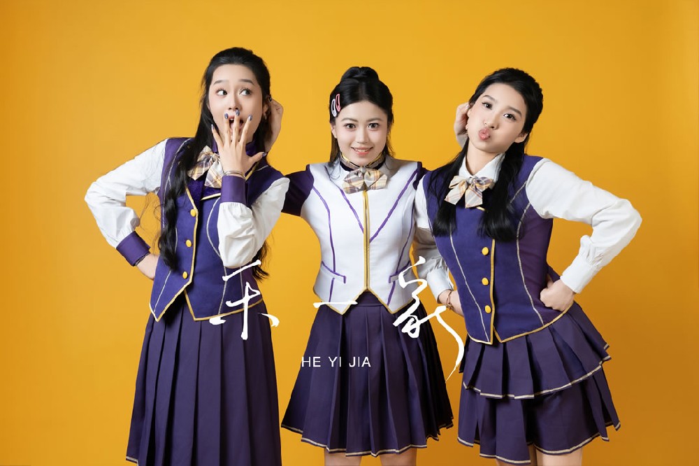 定妆照暗色主题